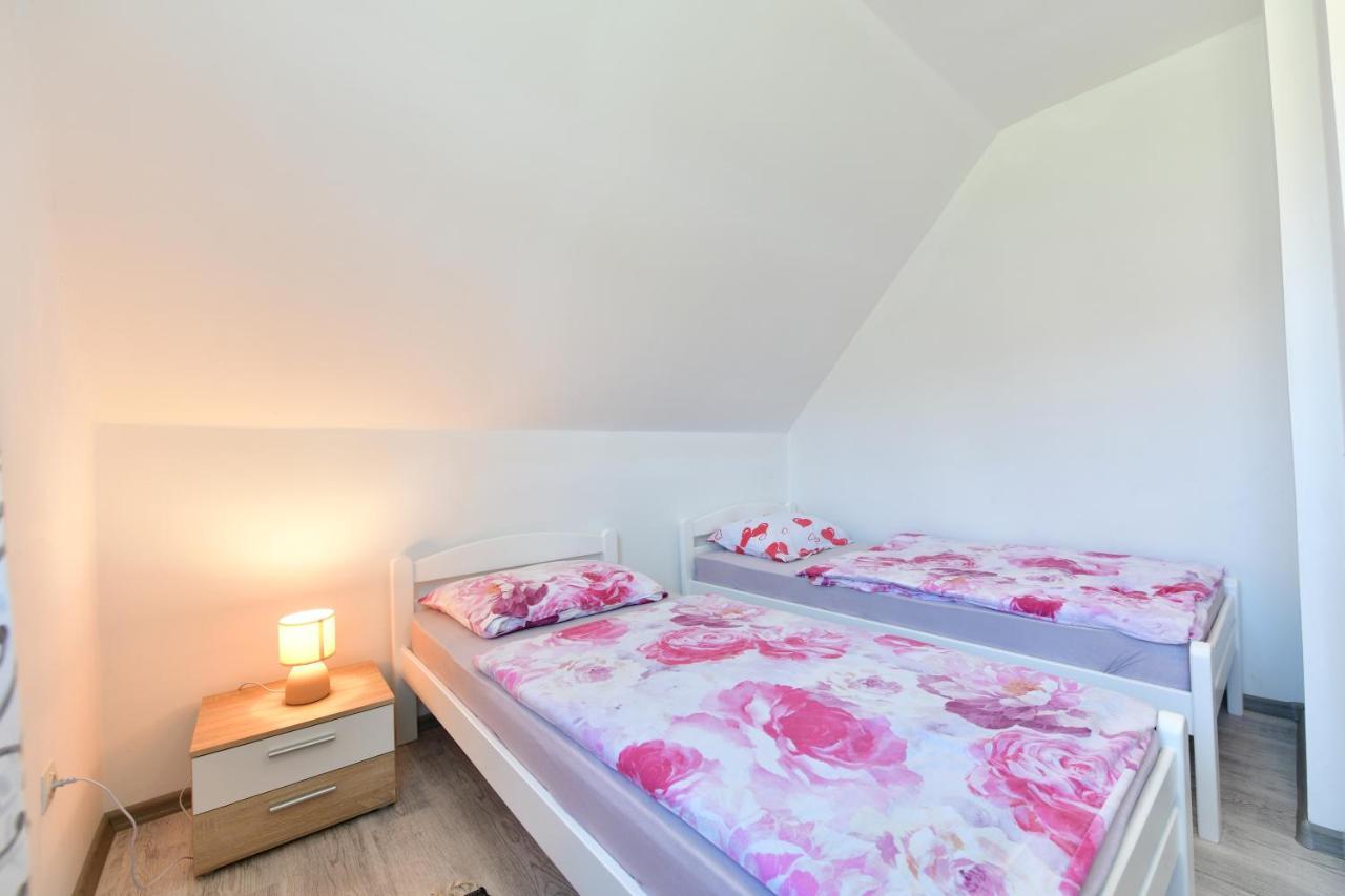 Kuca Za Odmor Roby Apartment Saborsko Екстериор снимка