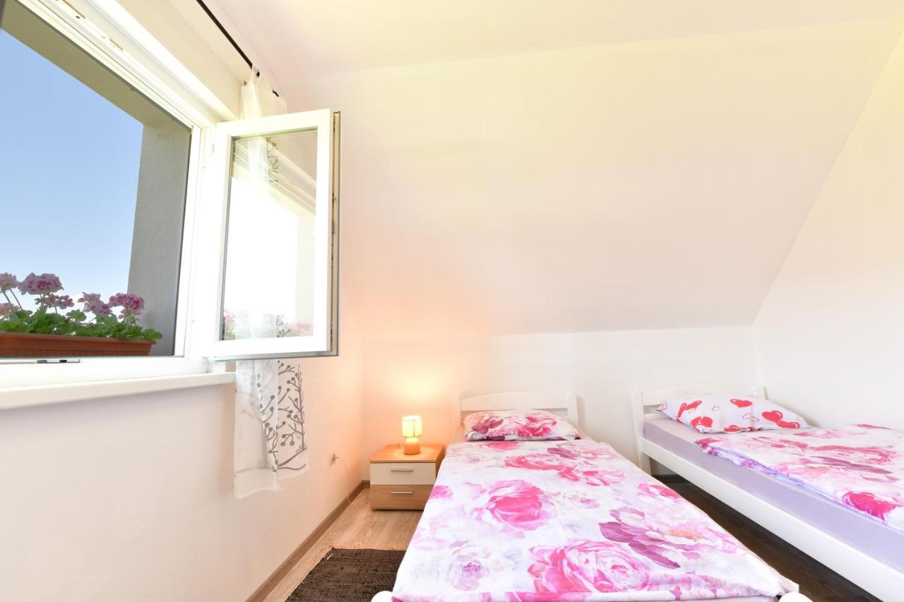 Kuca Za Odmor Roby Apartment Saborsko Екстериор снимка